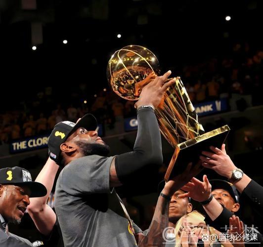 詹姆斯任意球破门引领一周十大精彩进球 詹姆斯任意球破门引领一周十大精彩进球