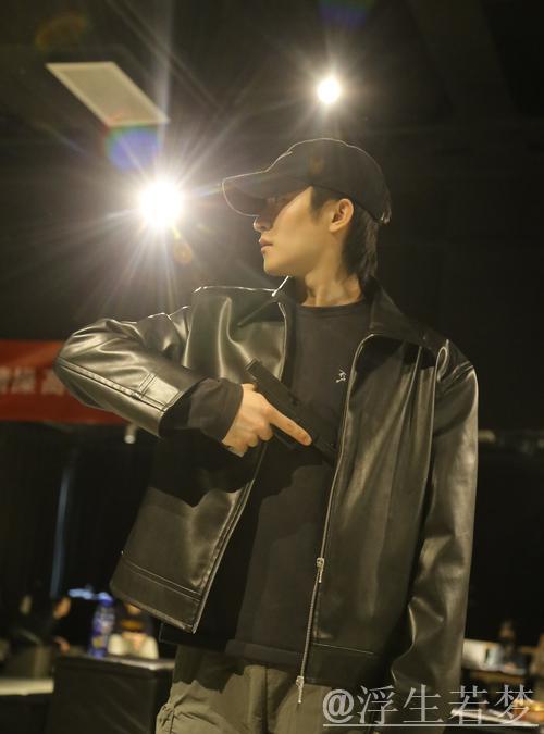 化身压哨大师，与时间携手同行